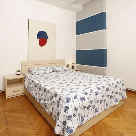1 Bdrm Apartment In City Center Bucarest Extérieur photo