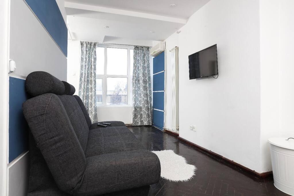 Appartement 1 Bdrm In Center *