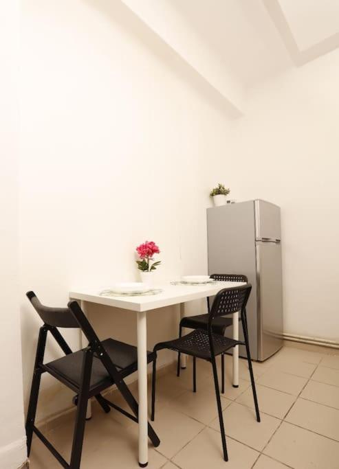 Appartement 1 Bdrm In Center *